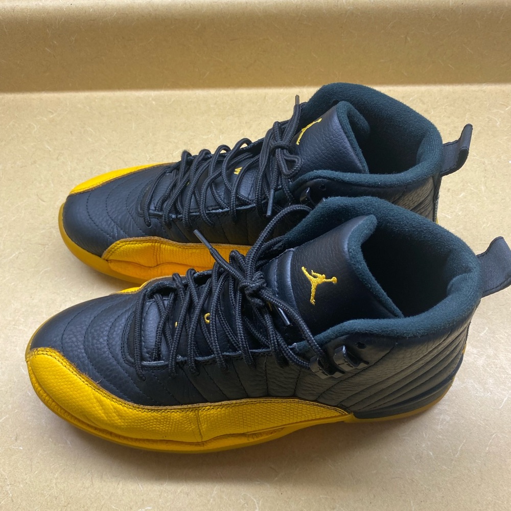 Jordan 12 - Picture 3 of 5